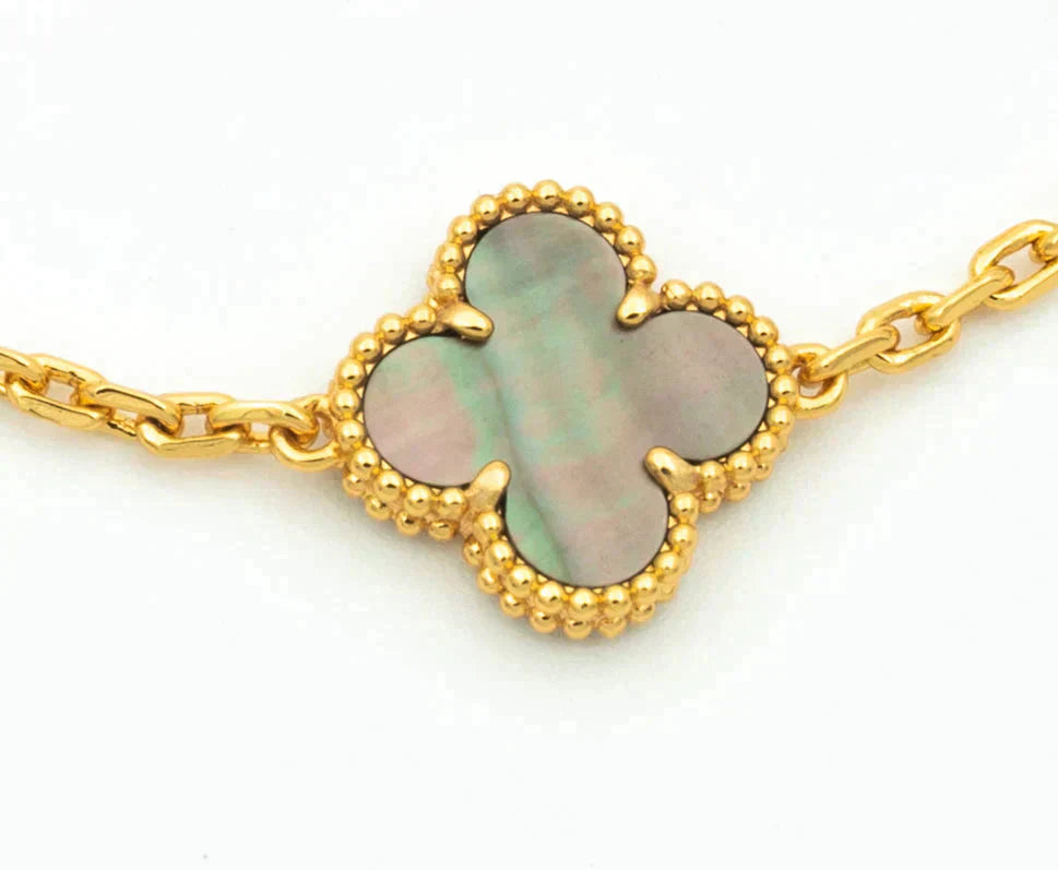 [⭐Seralia] CLOVER 5 MOTIF GRAY MOP BRACELET COLLECTION