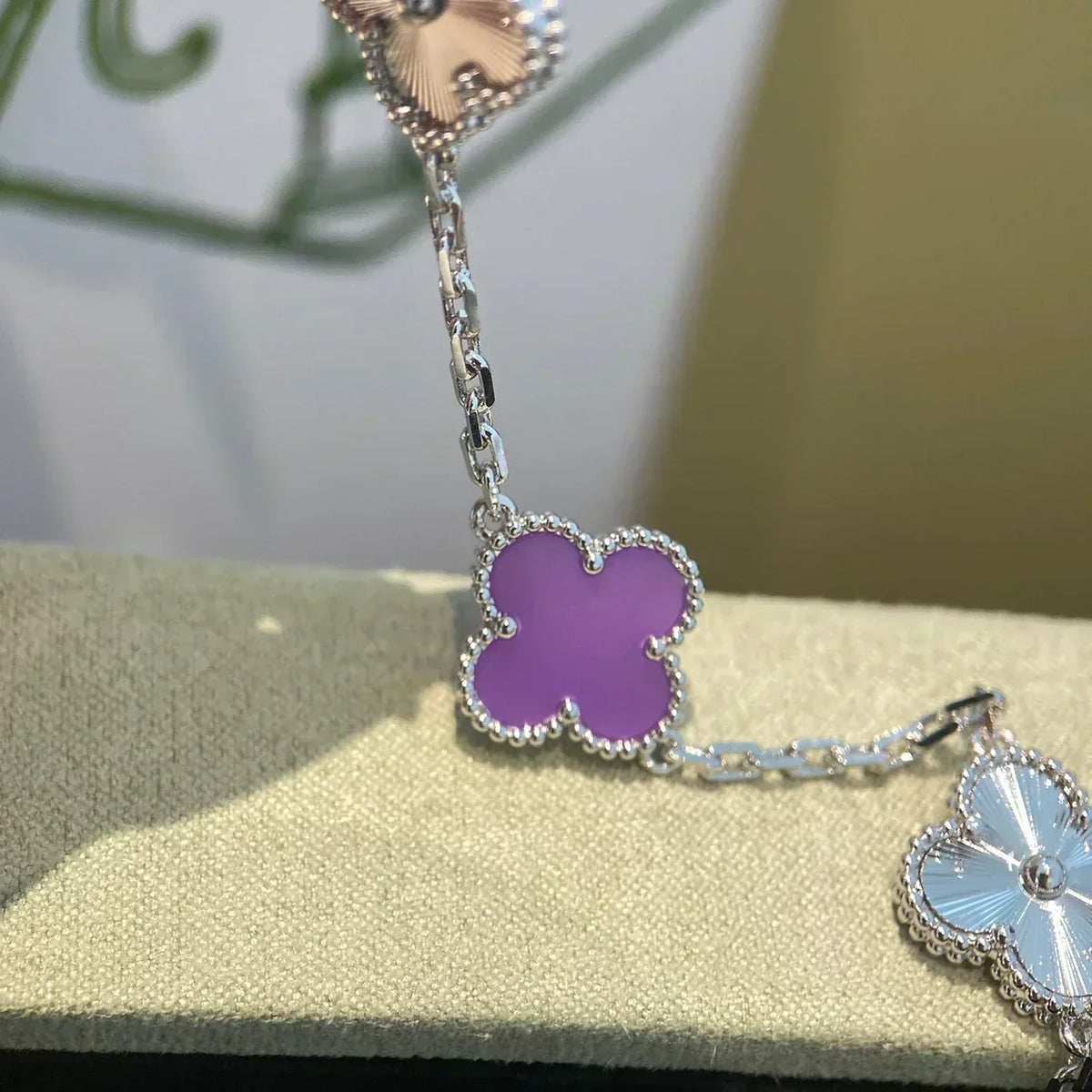 [⭐Seralia] CLOVER 5 MOTIF VIOLET BRACELET COLLECTION