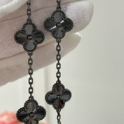 [⭐Seralia]CLOVER 5 MOTIF BLACK BRACELET