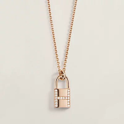 [⭐Seralia]HM ADVANCED NICHE LOCK HEAD NECKLACE DIAMONDS