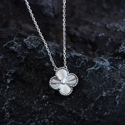 [⭐Seralia]CLOVER  15MM DIAMOND LASER NECKLACE SILVER