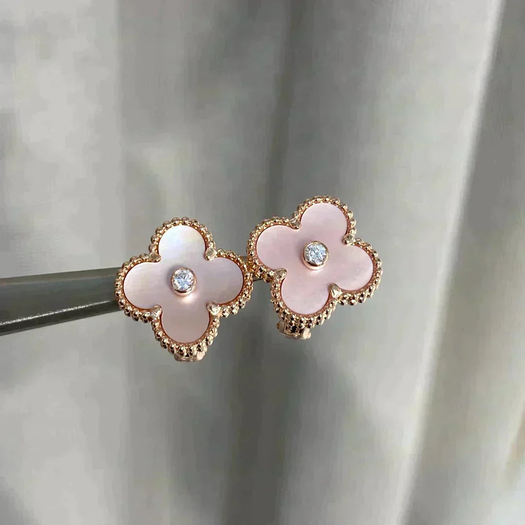 [⭐Seralia]CLOVER MEDIUM 1 MOTIFS  PINK MOP DIAMOND EARRINGS
