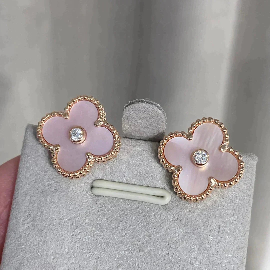 [⭐Seralia]CLOVER MEDIUM 1 MOTIFS  PINK MOP DIAMOND EARRINGS