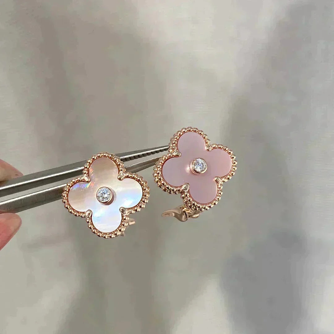 [⭐Seralia]CLOVER MEDIUM 1 MOTIFS  PINK MOP DIAMOND EARRINGS