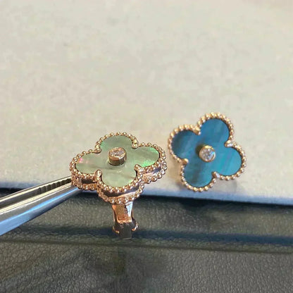[⭐Seralia]CLOVER MEDIUM 1 MOTIFS GRAY MOP  DIAMOND EARRINGS
