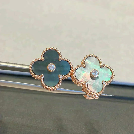[⭐Seralia]CLOVER MEDIUM 1 MOTIFS GRAY MOP  DIAMOND EARRINGS
