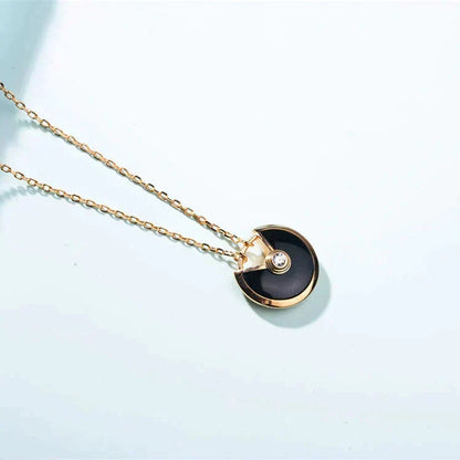 [⭐Seralia]AMULETTE GOLD CARNELIAN ONYX NECKLACE