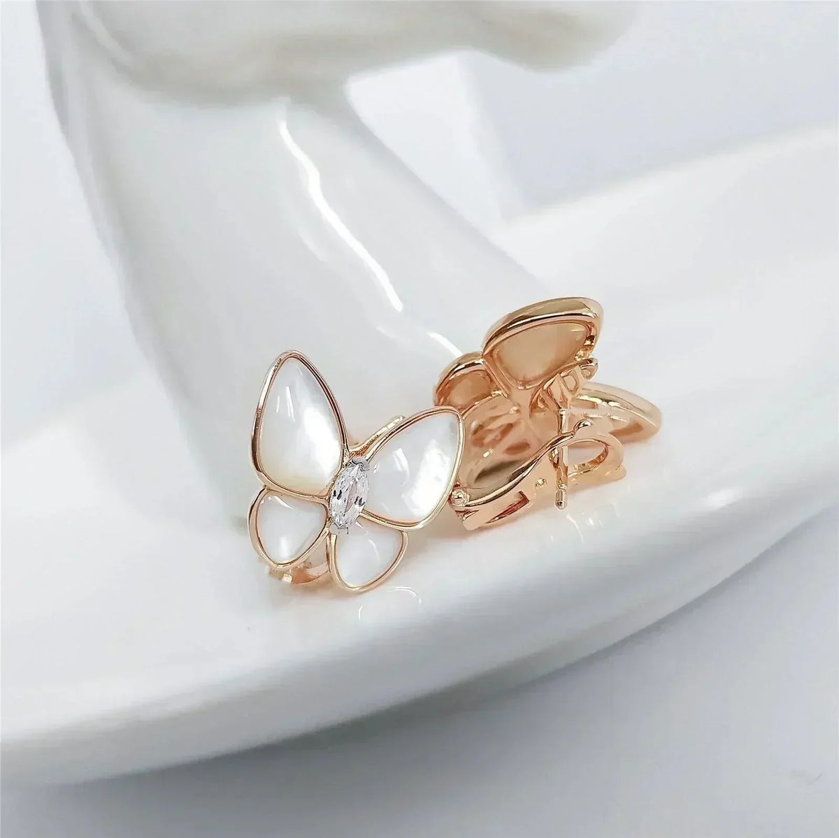 [⭐Seralia]BUTTERFLY MOP DIAMOND EARRINGS