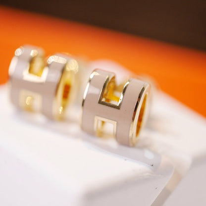 [⭐Seralia]MINI POP H GOLD EARRINGS GREY