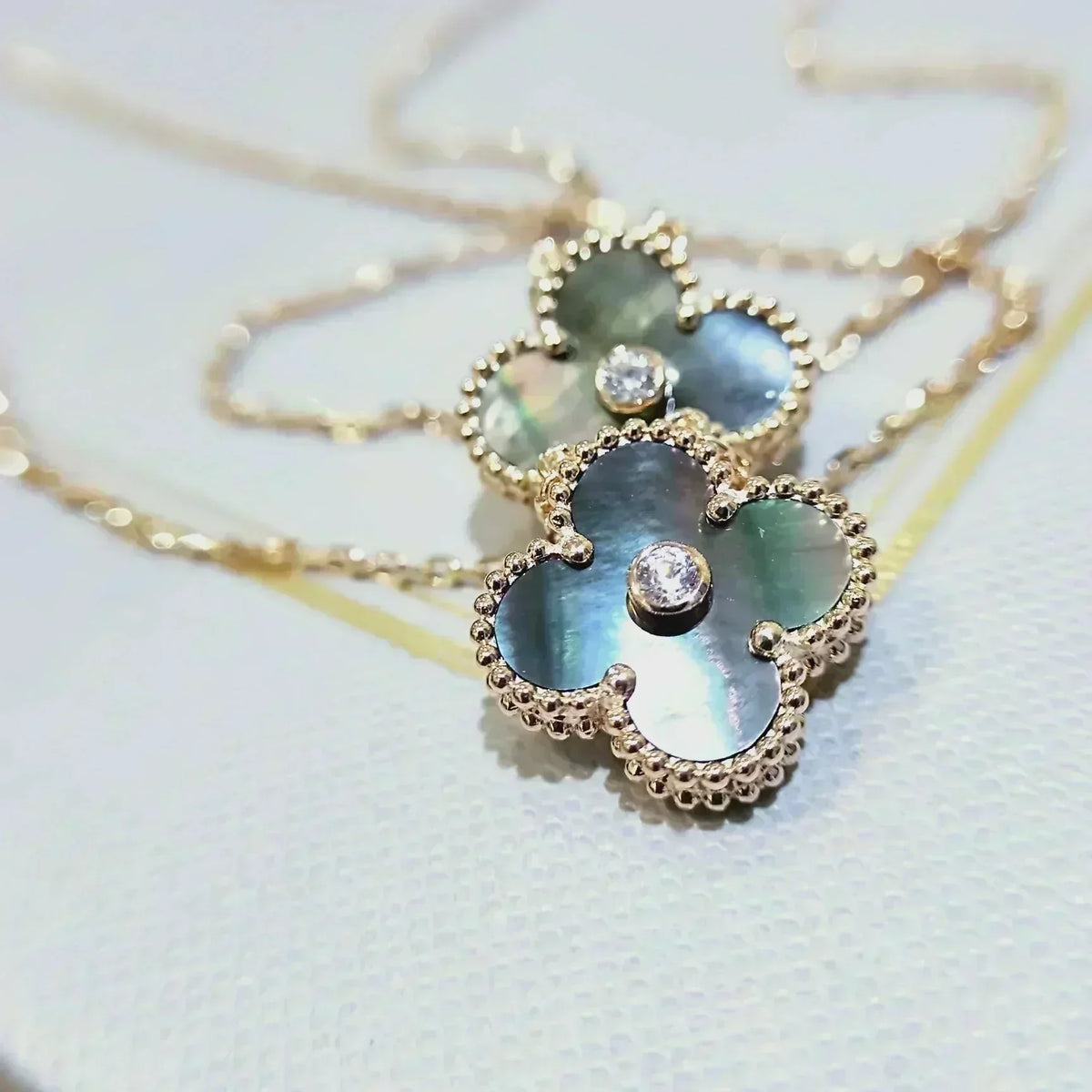 [⭐Seralia]CLOVER 15MM DIAMOND AND MOTHER-OF-GREY NECKLACE