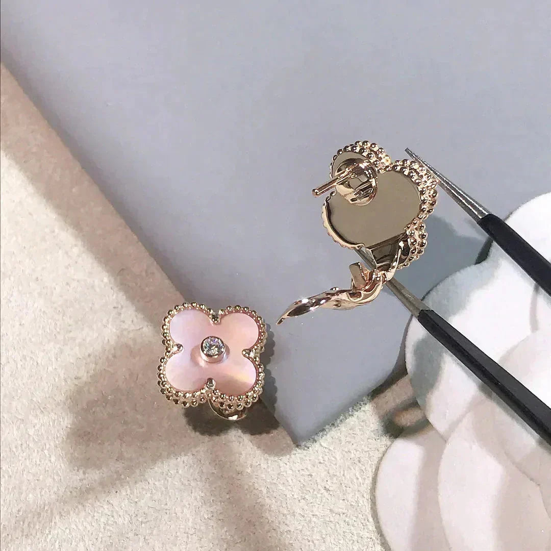 [⭐Seralia]CLOVER MEDIUM 1 MOTIFS  PINK MOP DIAMOND EARRINGS