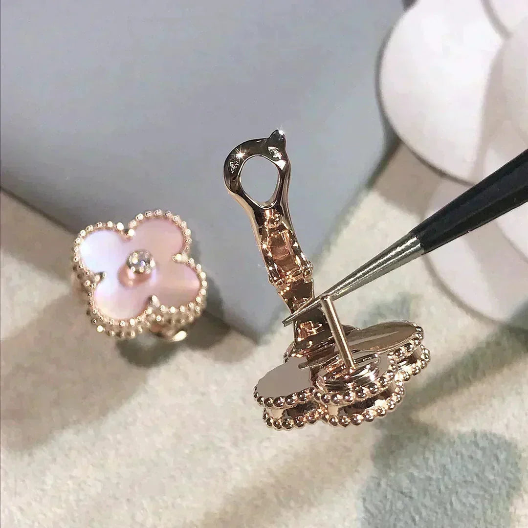[⭐Seralia]CLOVER MEDIUM 1 MOTIFS  PINK MOP DIAMOND EARRINGS