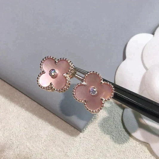 [⭐Seralia]CLOVER MEDIUM 1 MOTIFS  PINK MOP DIAMOND EARRINGS