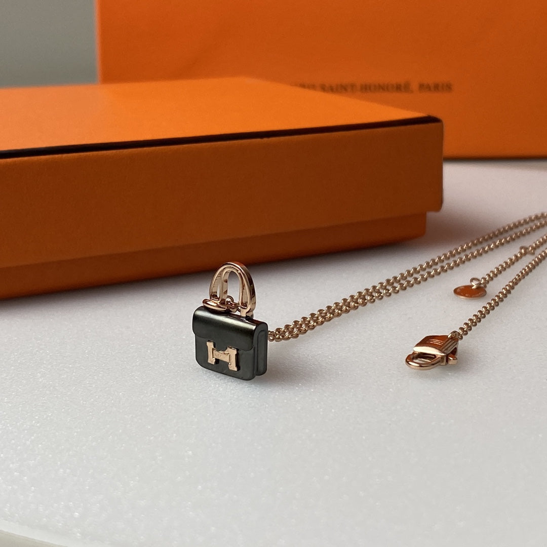 [⭐Seralia]CONSTANCE BLACK PEDANT PINK GOLD NECKLACE