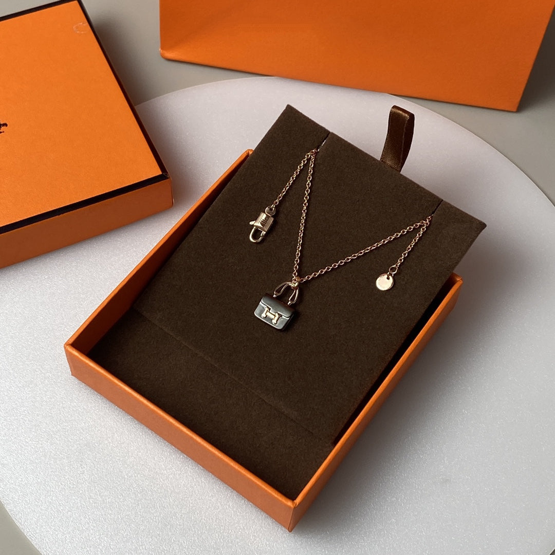 [⭐Seralia]CONSTANCE BLACK PEDANT PINK GOLD NECKLACE