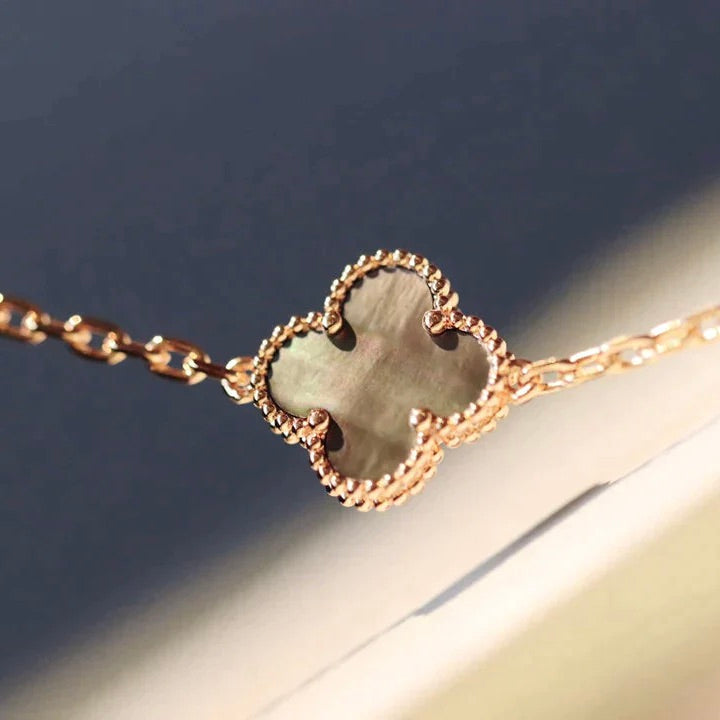 [⭐Seralia]CLOVER 20 MOTIFS LASER DIAMOND NECKLACE