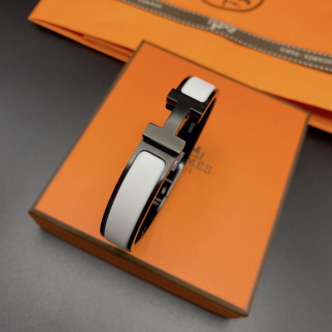 [⭐Seralia]H BRACELET 12MM BLACK WHITE CERAMIC