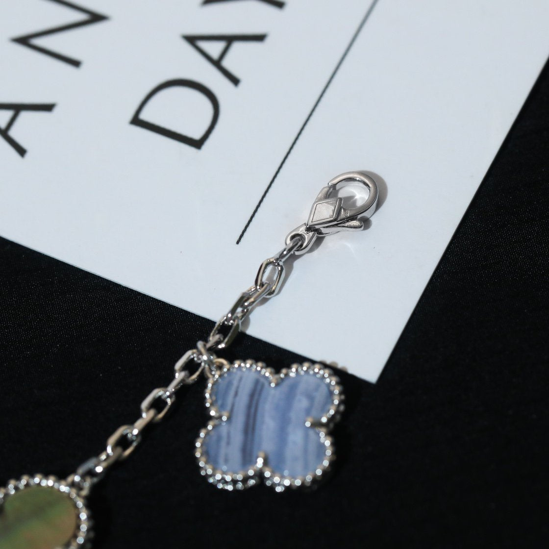 [⭐Seralia]CLOVER BRACELET 5 MOTIFS MOP CHALCEDONY SILVER