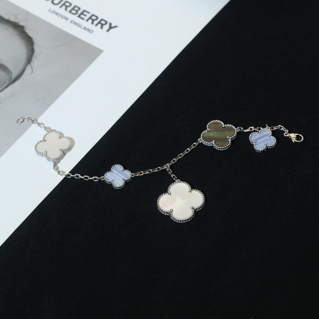 [⭐Seralia]CLOVER BRACELET 5 MOTIFS MOP CHALCEDONY SILVER