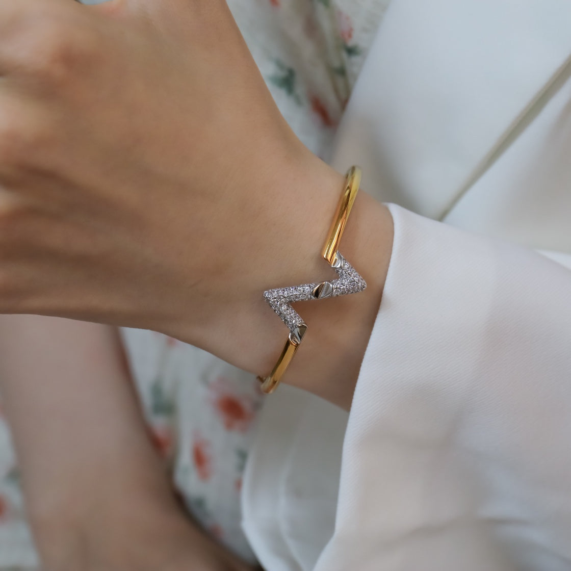 [⭐Seralia]VOLTE UPSITE DOWN GOLD DIAMOND BRACELET
