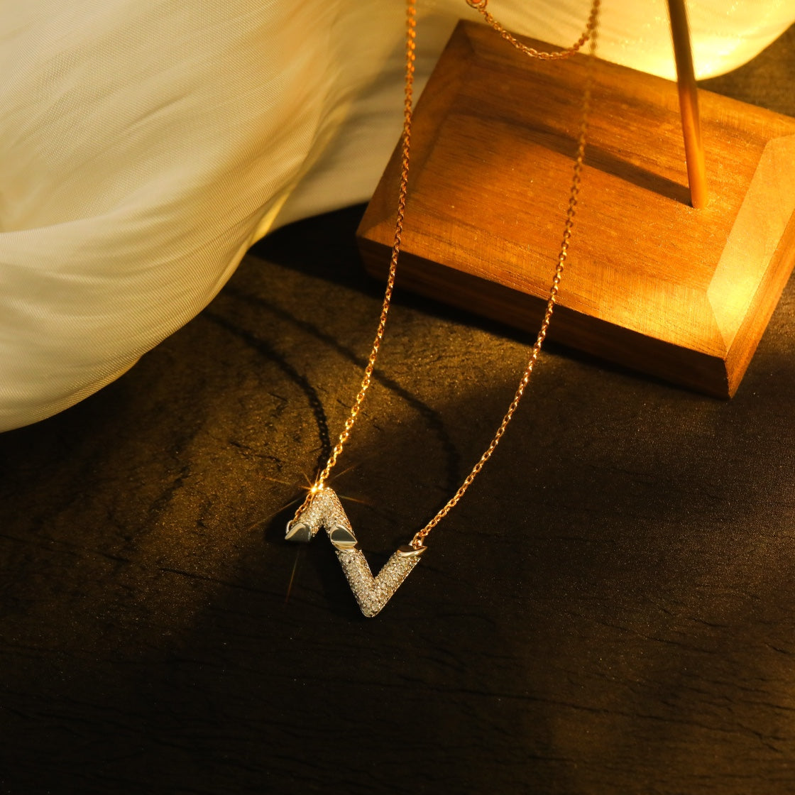 [⭐Seralia]VOLT SILVER DIAMOND PEDANT NECKLACE