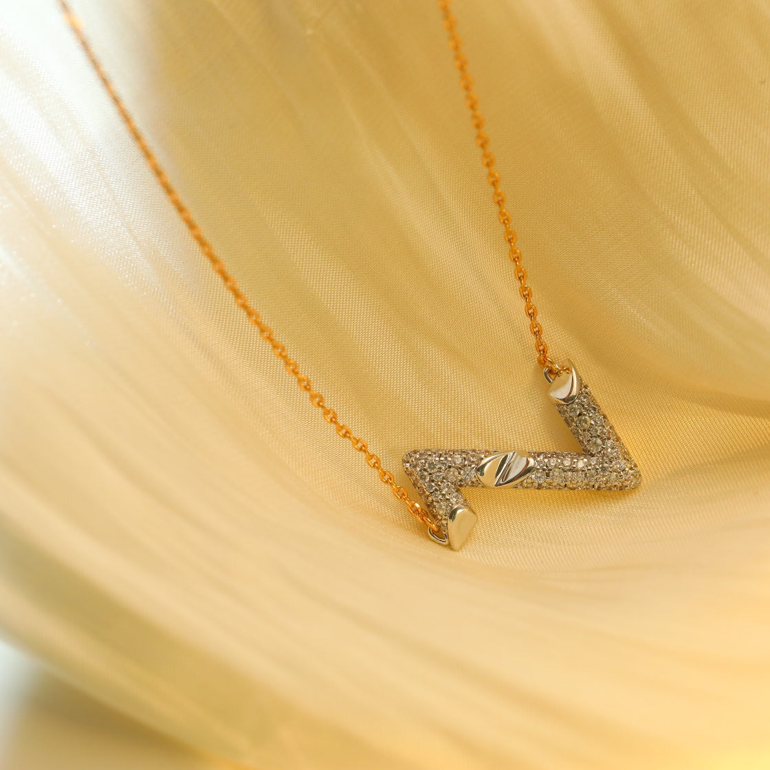 [⭐Seralia]VOLT SILVER DIAMOND PEDANT NECKLACE
