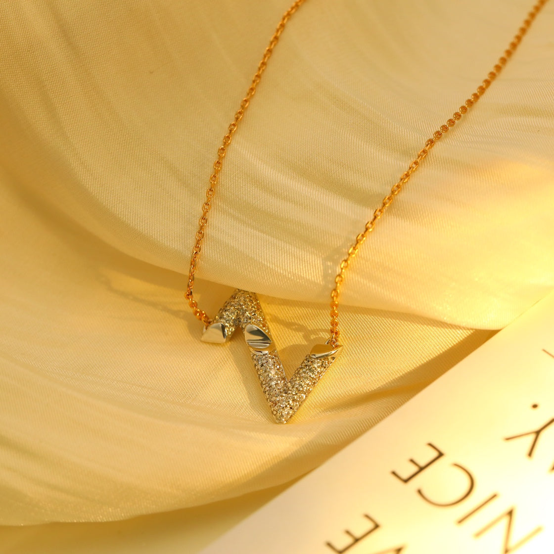 [⭐Seralia]VOLT SILVER DIAMOND PEDANT NECKLACE