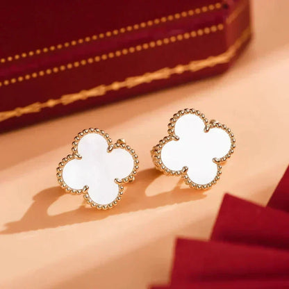 [⭐Seralia]CLOVER MEDIUM 1 MOTIFS  WHITE MOP STUD EARRINGS