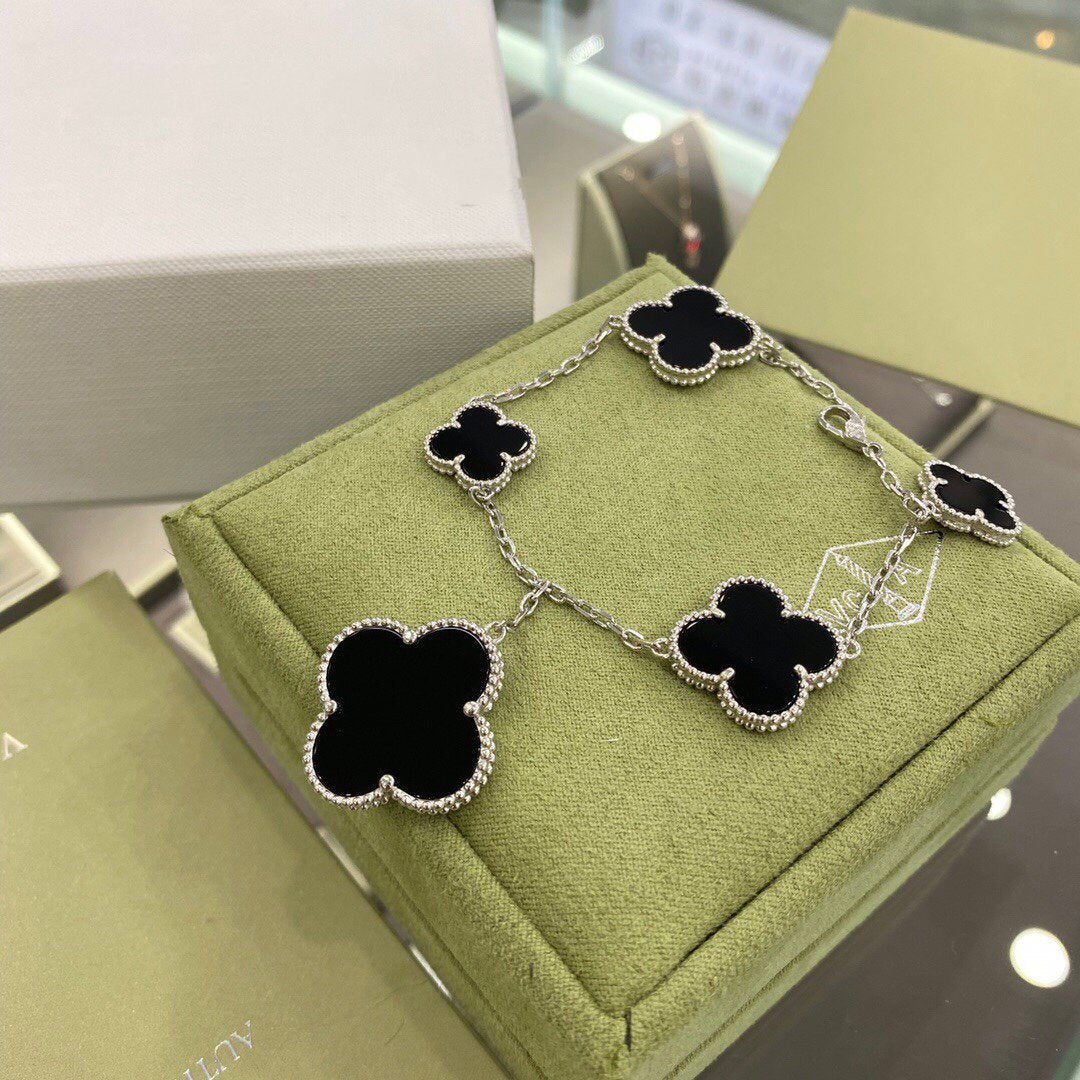 [⭐Seralia]CLOVER 5 MOTIFS SIVLER ONYX BRACELET