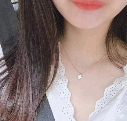 [⭐Seralia]CLOVER MINI 9.5MM WHITE MOTHER-OF-PEARL NECKLACE