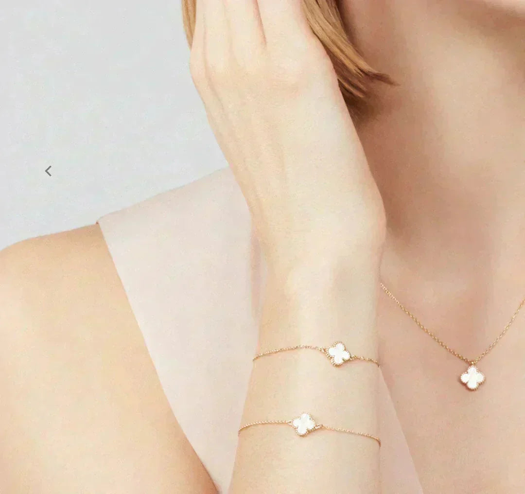 [⭐Seralia]CLOVER MINI 9.5MM WHITE MOTHER-OF-PEARL NECKLACE