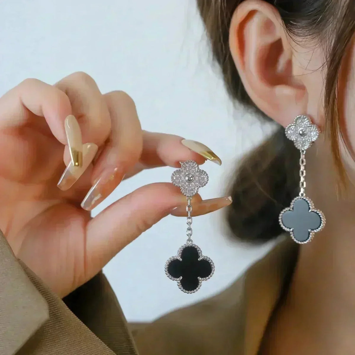 [⭐Seralia]CLOVER 2 MOTIFS  DIAMOND ONYX EARRINGS SILVER