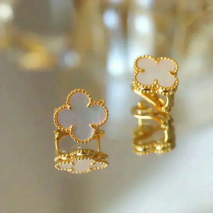 [⭐Seralia]CLOVER MEDIUM 1 MOTIFS  WHITE MOP STUD EARRINGS