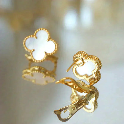 [⭐Seralia]CLOVER MEDIUM 1 MOTIFS  WHITE MOP STUD EARRINGS