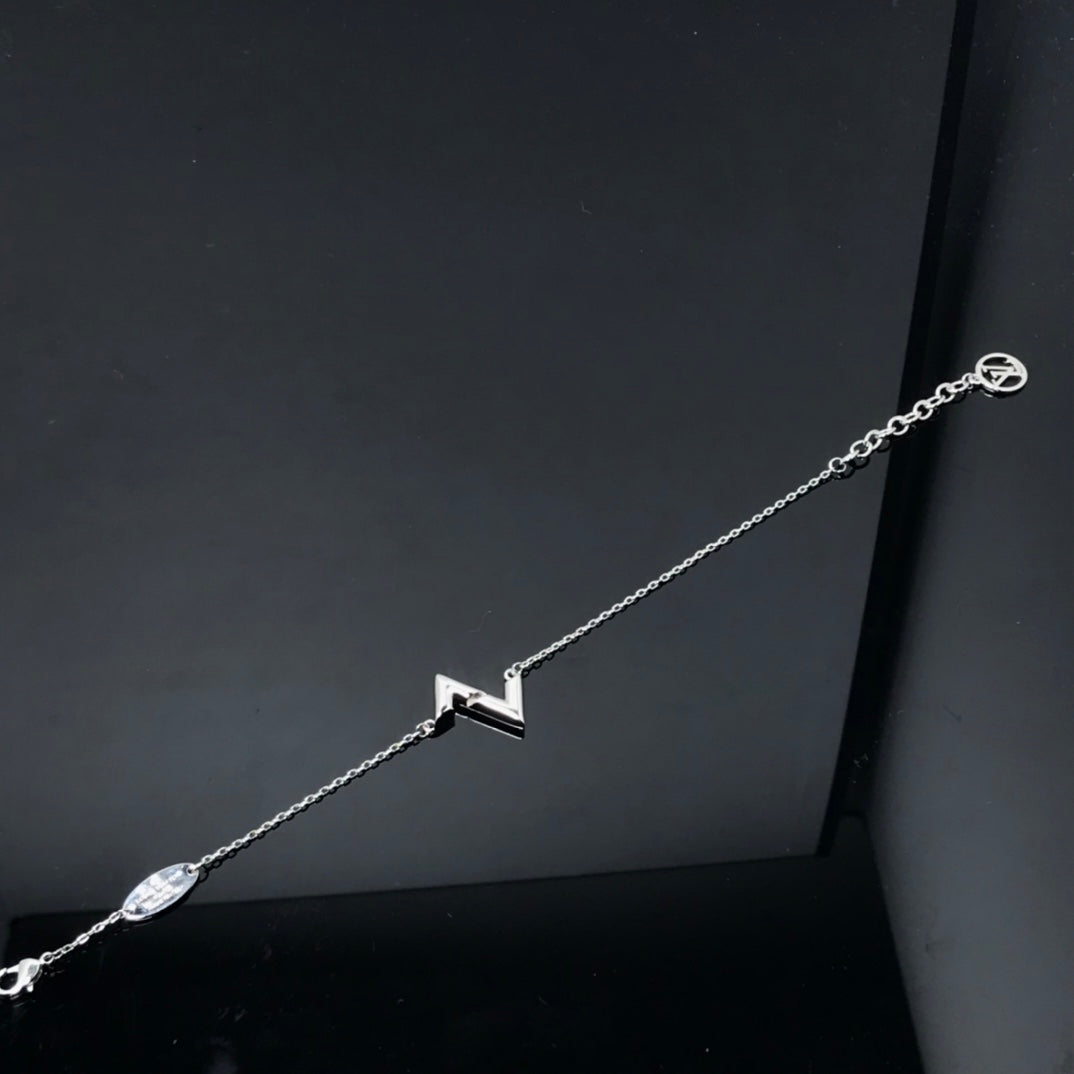 [⭐Seralia]VOLT LV LOGO BRACELET