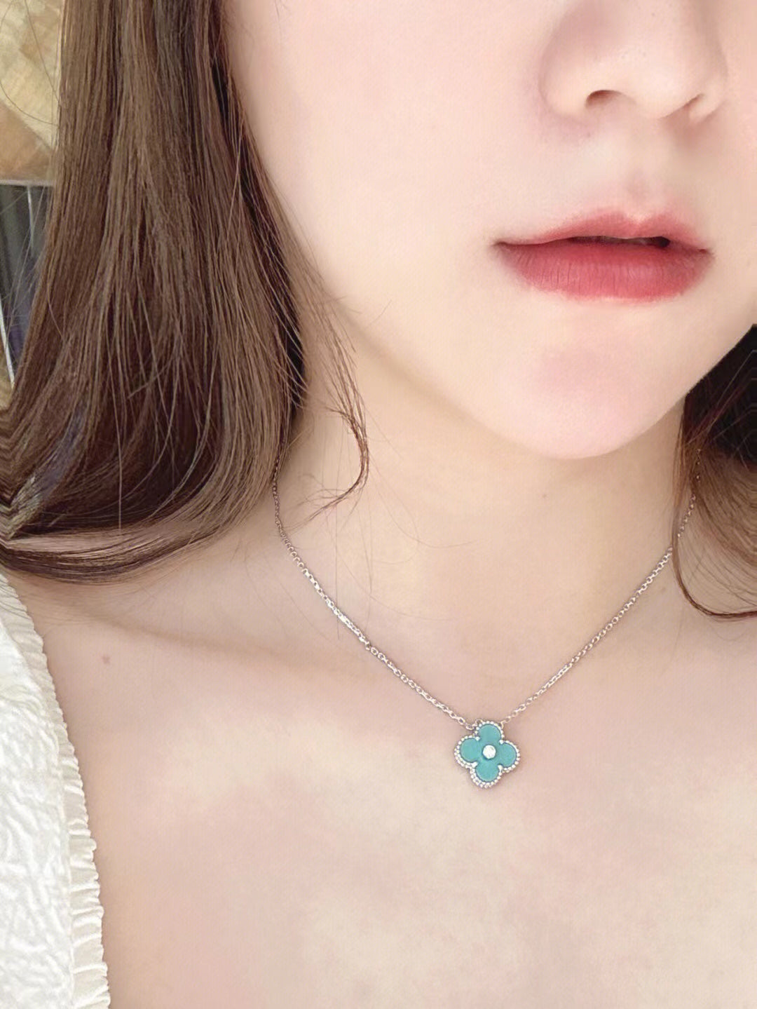 [⭐Seralia]CLOVER 1 DIAMOND LIGHT BLUE SILVER NECKLACE