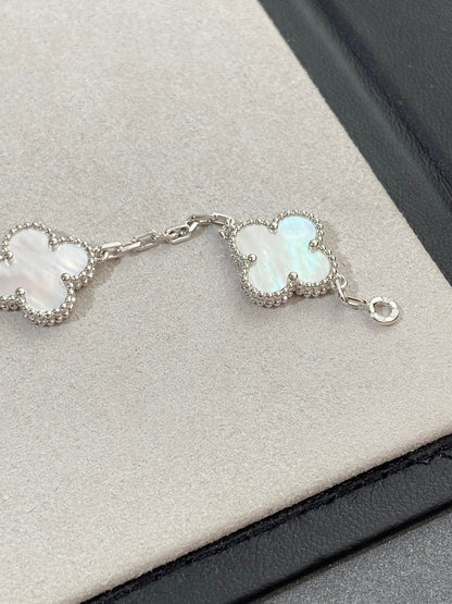 [⭐Seralia]CLOVER WHITE PEARL MOP 5 MOTIF BRACELET COLLECTION