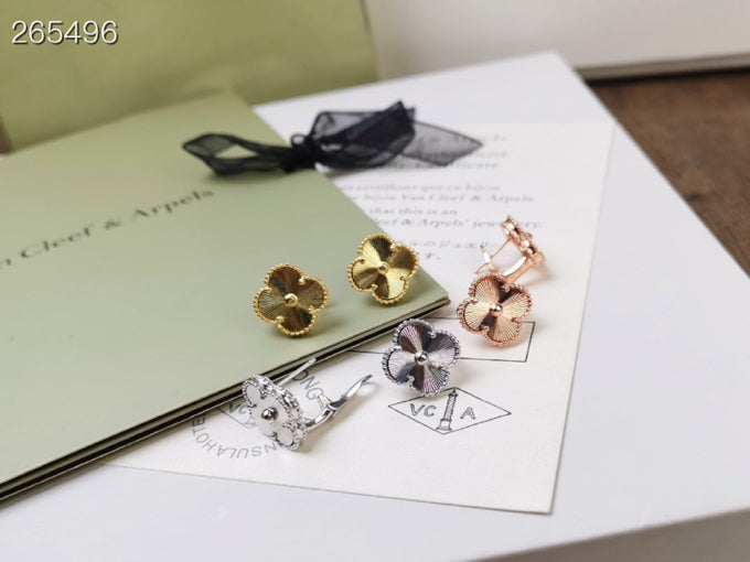 [⭐Seralia]CLOVER MEDIUM STUD EARRINGS