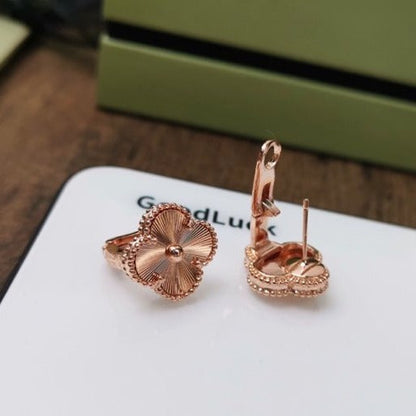 [⭐Seralia]CLOVER MEDIUM STUD EARRINGS