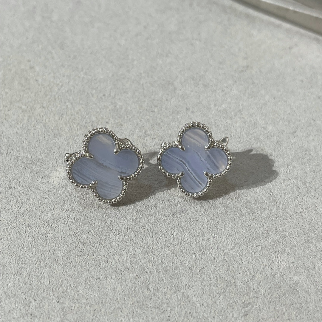 [⭐Seralia]CLOVER CHALCEDONY SILVER STUD EARRINGS