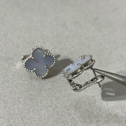 [⭐Seralia]CLOVER CHALCEDONY SILVER STUD EARRINGS