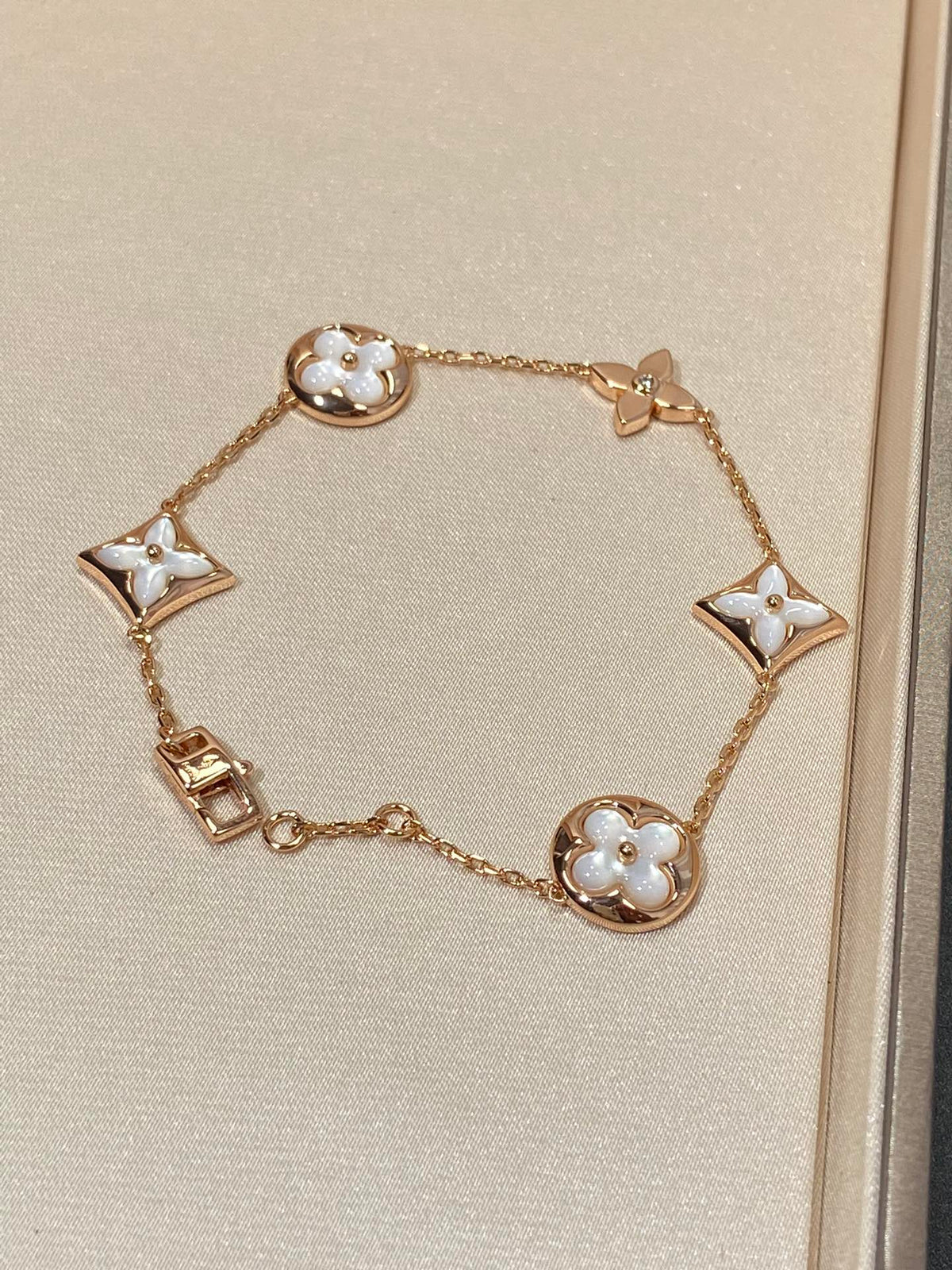 [⭐Seralia]STAR AND SUN 5 MOTIF MOP PINK GOLD BRACELET