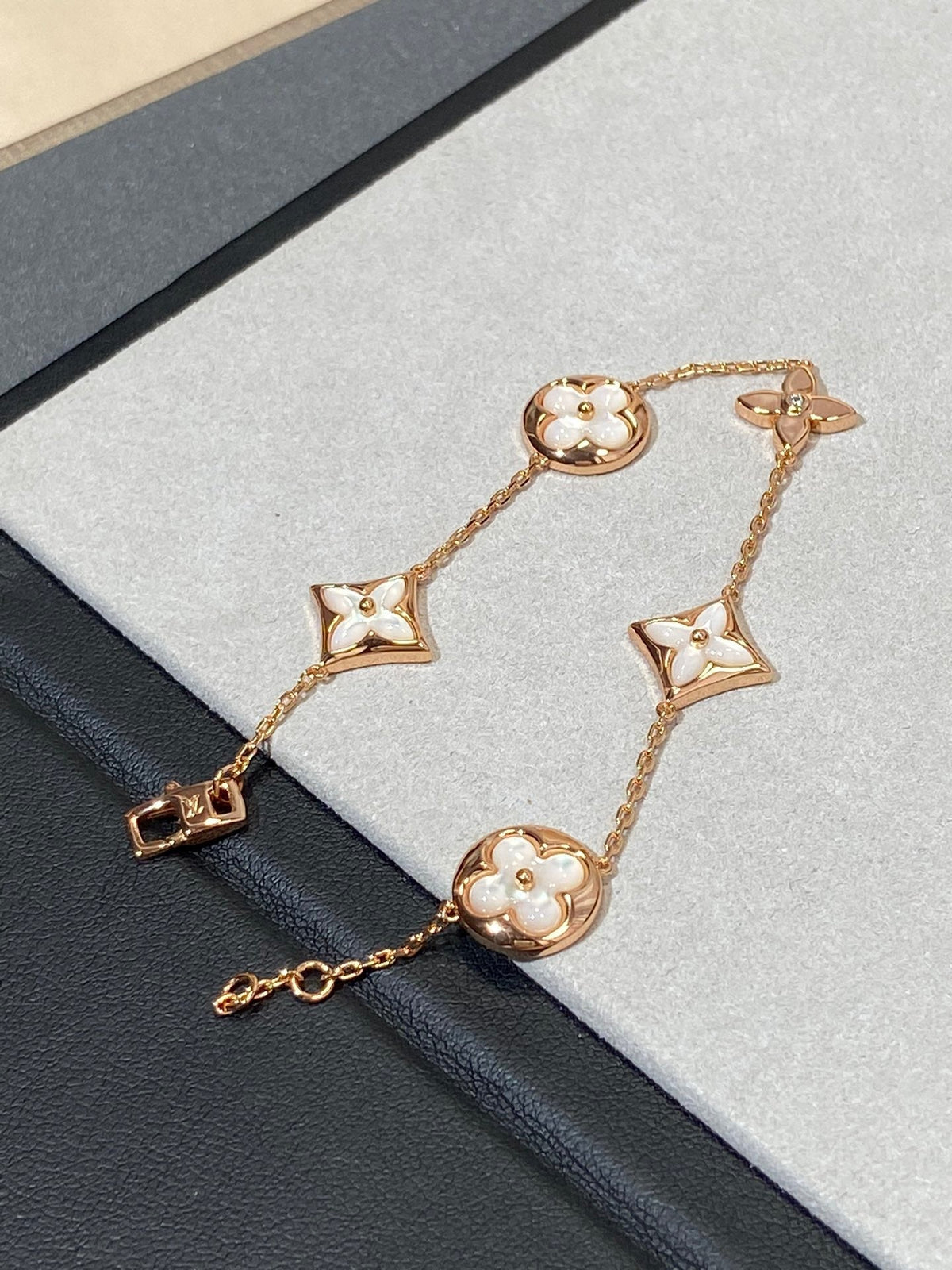 [⭐Seralia]STAR AND SUN 5 MOTIF MOP PINK GOLD BRACELET
