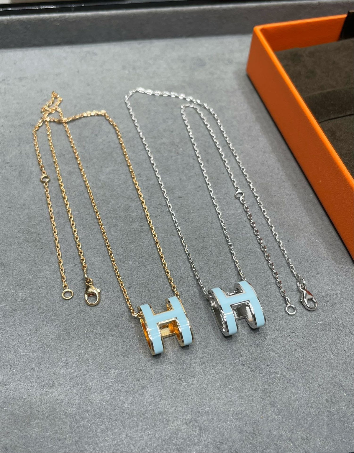 [⭐Seralia]POP H SKY BLUE NECKLACE