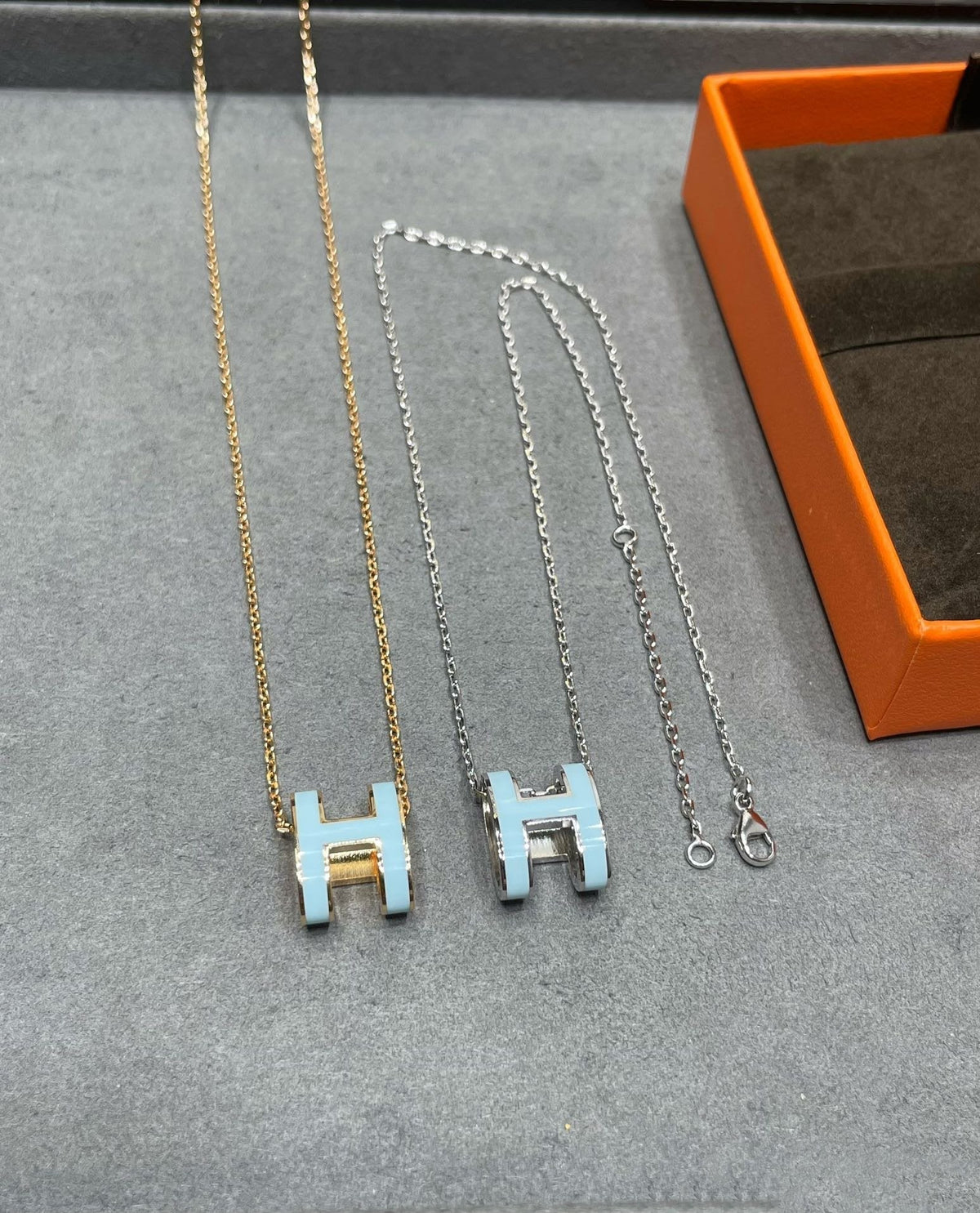 [⭐Seralia]POP H SKY BLUE NECKLACE