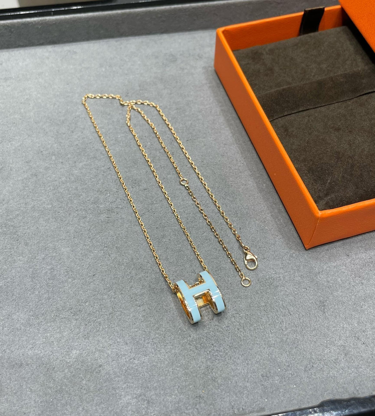 [⭐Seralia]POP H SKY BLUE NECKLACE