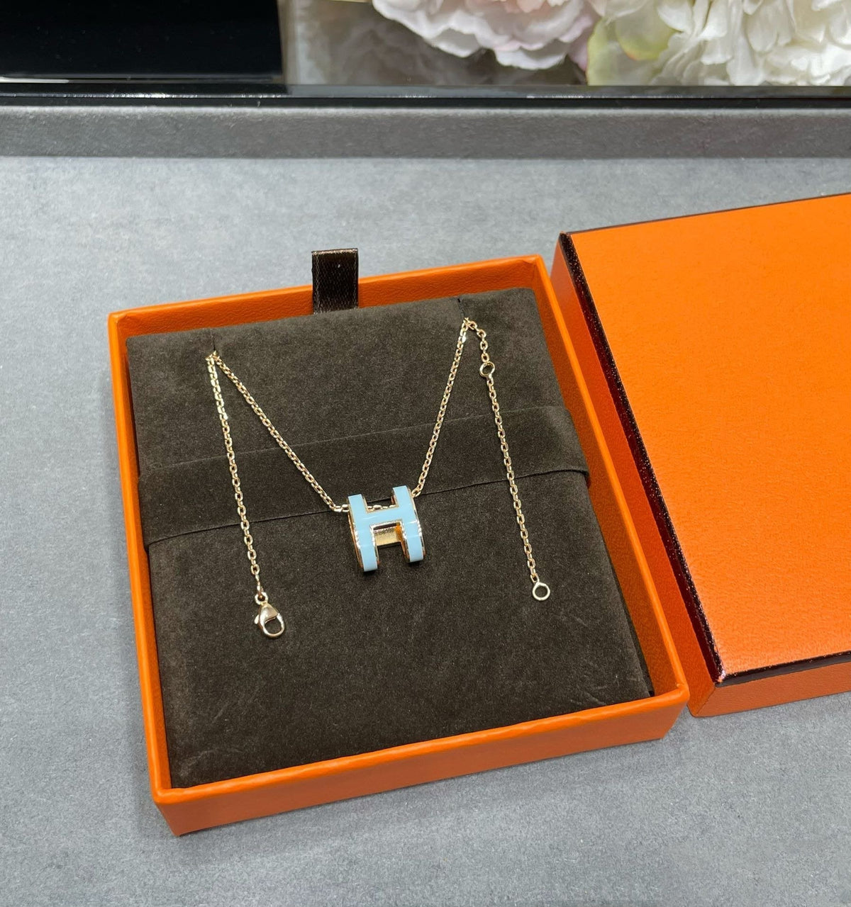 [⭐Seralia]POP H SKY BLUE NECKLACE