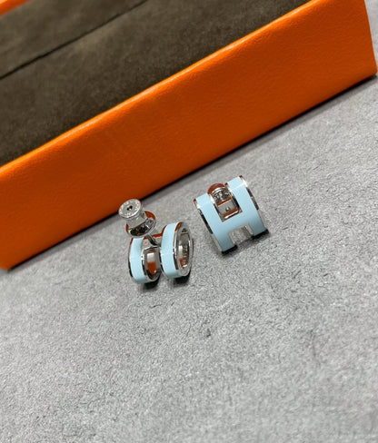 [⭐Seralia]POP H SKY BLUE STUD EARRINGS