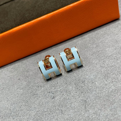 [⭐Seralia]POP H SKY BLUE STUD EARRINGS
