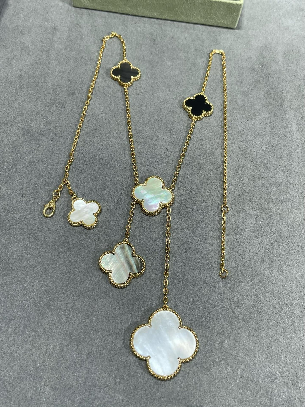 [⭐Seralia]CLOVER 6 MOTIF MOP ONYX GOLD NECKLACE